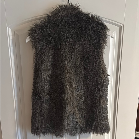 Faux Fur Vest in Gray - Picture 2 of 2